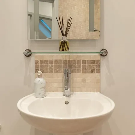 The Old Coach House- Luxury Detached Quite Stylish Whole House Short Walk From The Conference- Town Centre * Harrogate