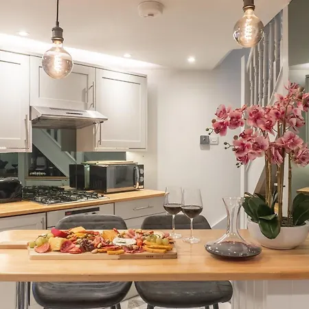 The Old Coach House- Luxury Detached Quite Stylish Whole House Short Walk From The Conference- Town Centre * 哈罗盖特