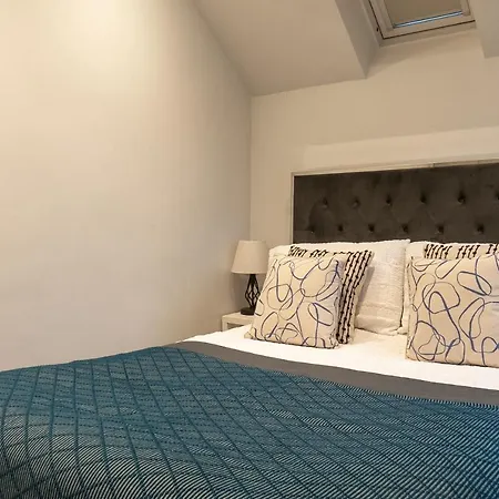 The Old Coach House- Luxury Detached Quite Stylish Whole House Short Walk From The Conference- Town Centre * 哈罗盖特